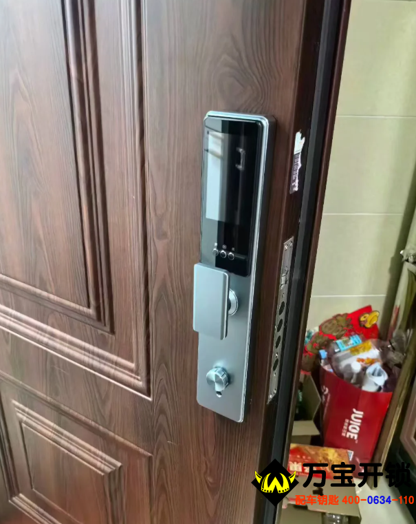 莱芜天泰绿城安装CNC精雕人脸识别全自动智能锁，莱芜安装指纹锁
